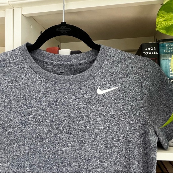 Nike Dri Fit Shirt ❤️ - Picture 2 of 3